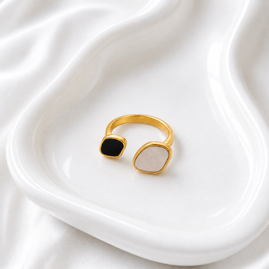 Onyx Pearl Duo Ring