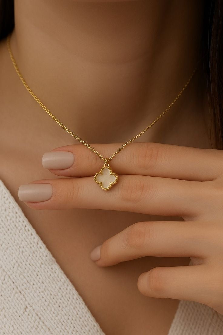 Pearl Clover Pendant Necklace