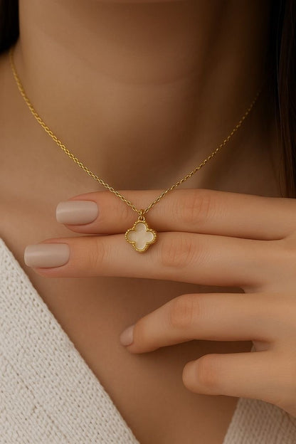 Pearl Clover Pendant Necklace