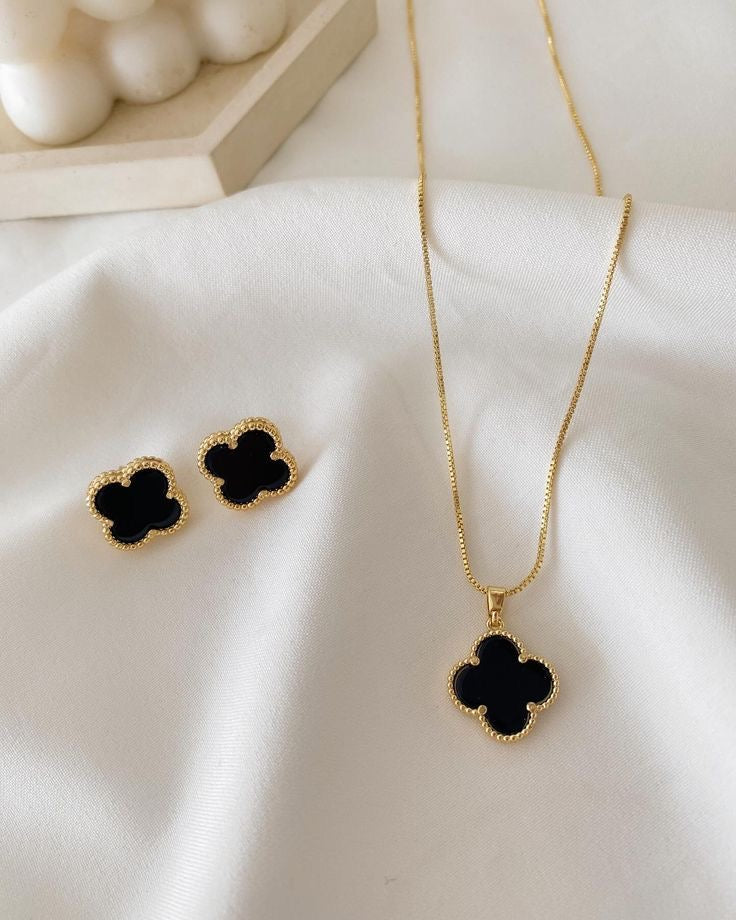 Midnight & Ivory Clover Pendant Necklace With Clover Studs